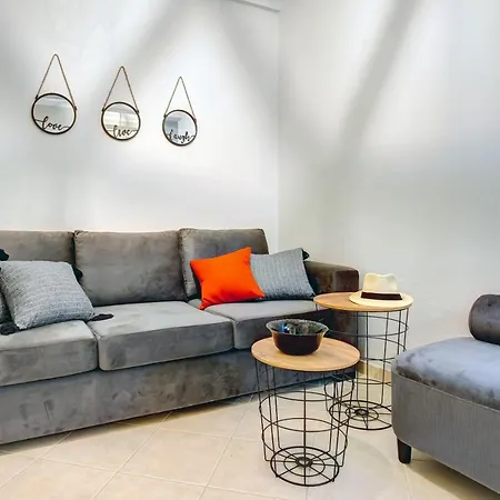 Apartment F&x House