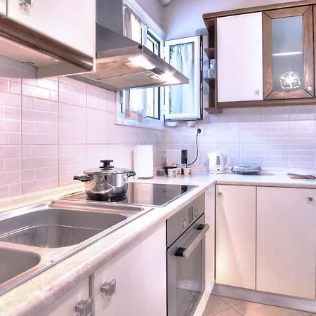F&x House Apartment *